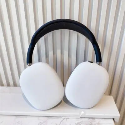 Trolsk Silicone Cover (AirPods Max) - Röd