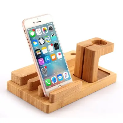 Desktop Bamboo 4-port USB-laddningsstation med Apple Watch-ställning