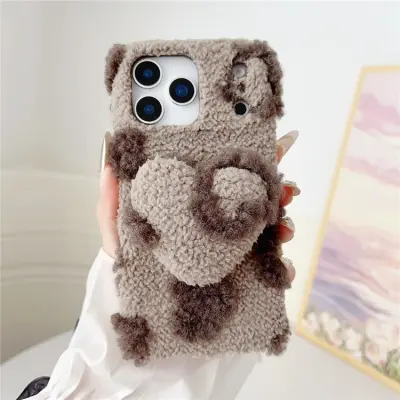 iPhone 17 Pro Mobilskal 3D Heart Plush TPU Winter Warm - Brun