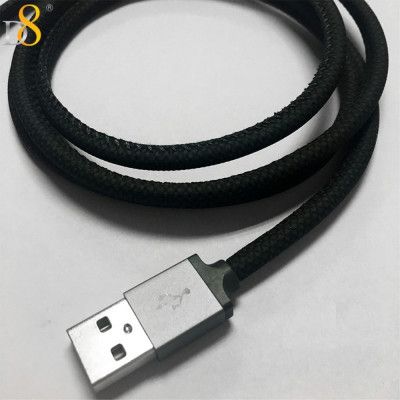 D8 MFI Lightning ladd- och synkkabel 1m - Svart