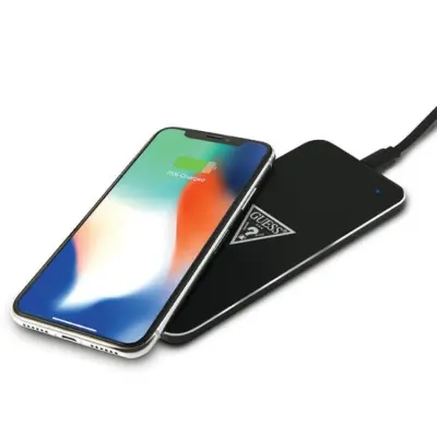 Guess Trådlös laddare Triangle Logio - Svart