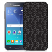 Skal till Samsung Galaxy J5 - Mönstrad tapet - Svart/Grå